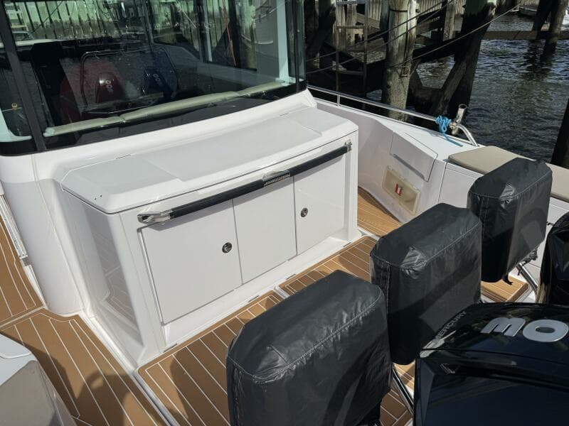 2022 Axopar 37 XC CROSS CABIN