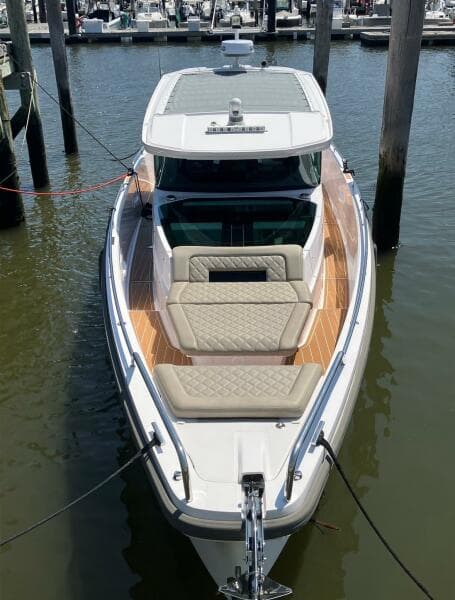 2022 Axopar 37 XC CROSS CABIN