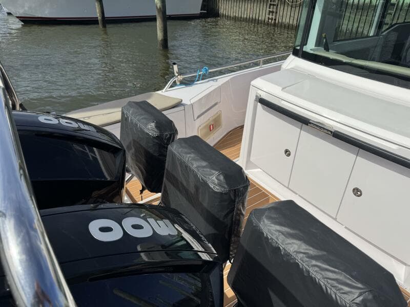 2022 Axopar 37 XC CROSS CABIN