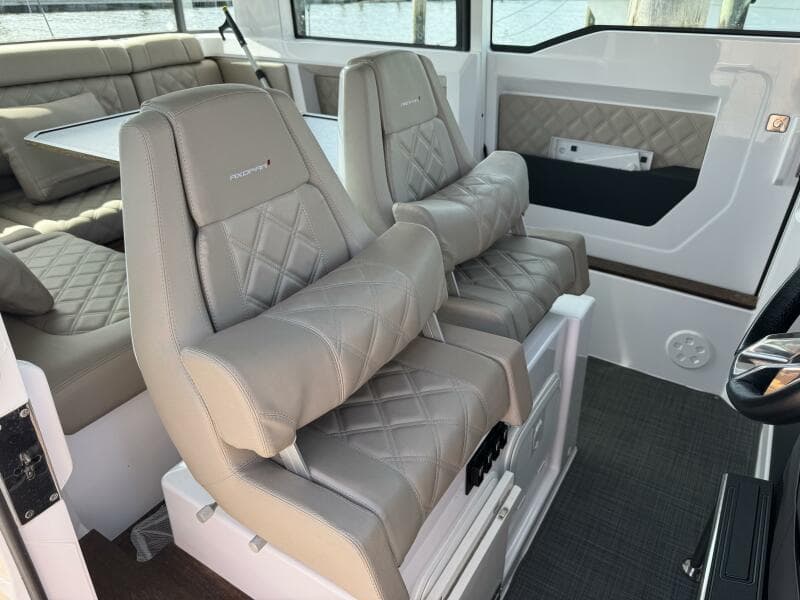 2022 Axopar 37 XC CROSS CABIN