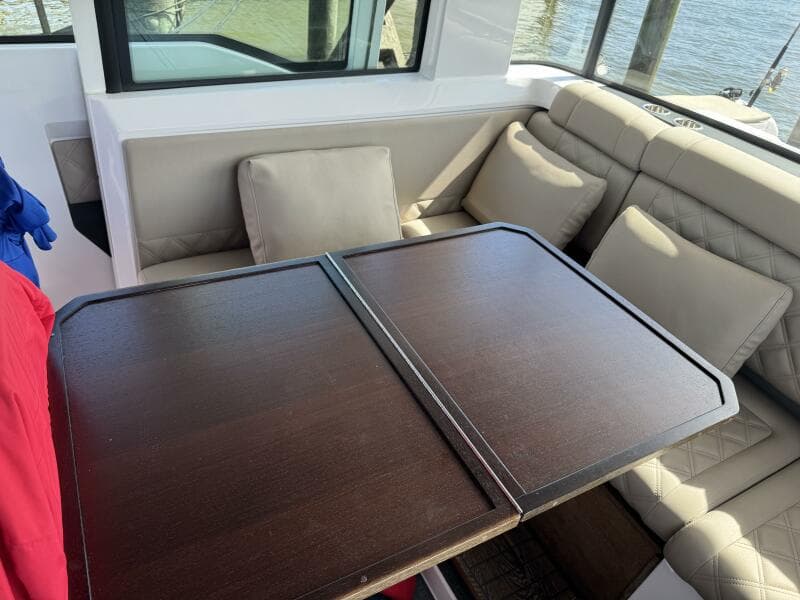 2022 Axopar 37 XC CROSS CABIN