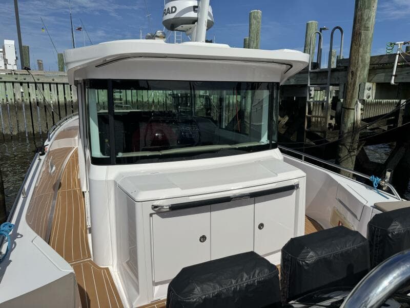 2022 Axopar 37 XC CROSS CABIN