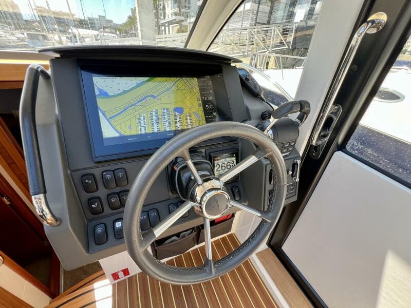 2018 Nimbus 365 Coupe