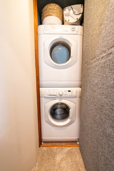 2003 Viking 45 Convertible Big Sky