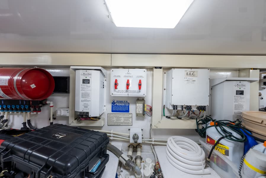 2003 Viking 45 Convertible Big Sky