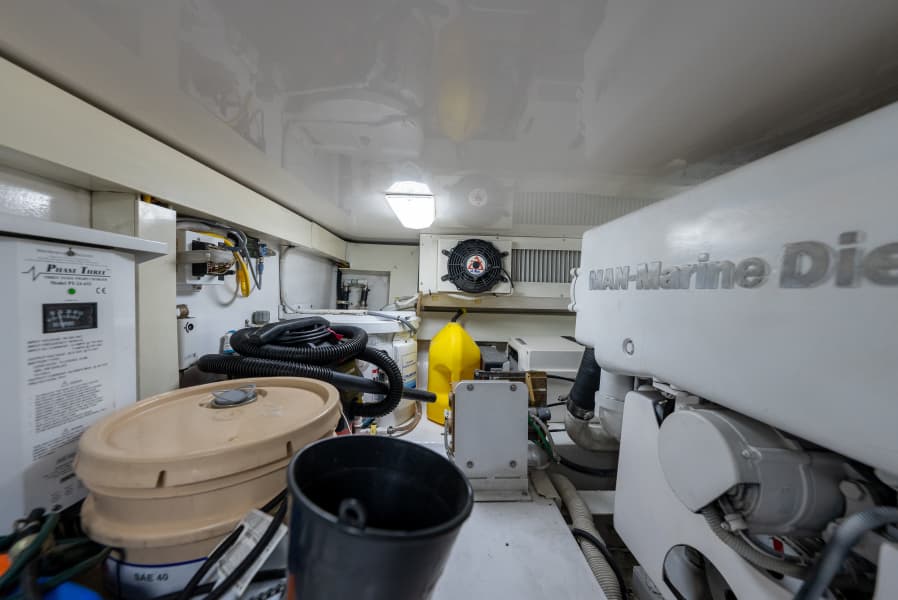 2003 Viking 45 Convertible Big Sky