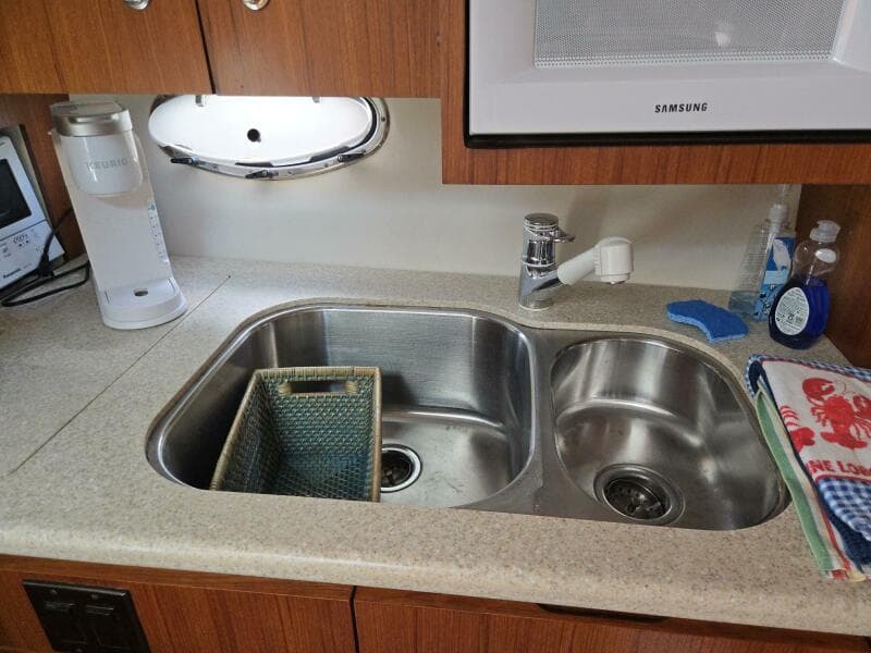 2001 Tiara Yachts 3800 Express