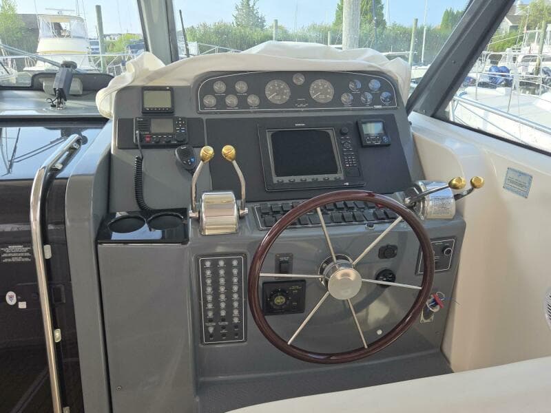 2001 Tiara Yachts 3800 Express