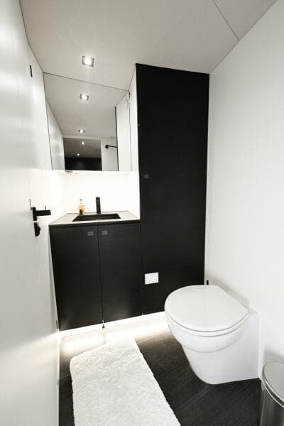 2022 Vanquish Yachts 