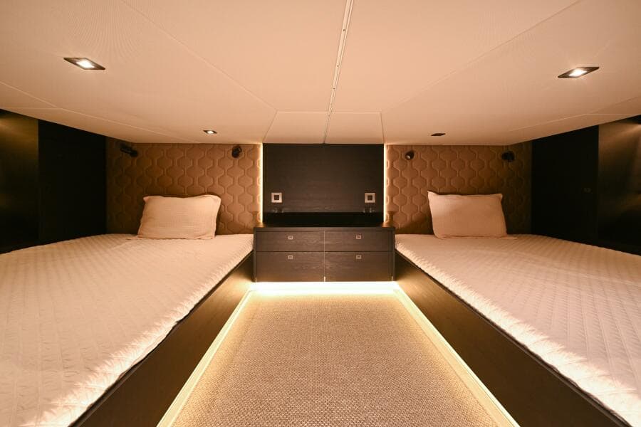 2022 Vanquish Yachts 