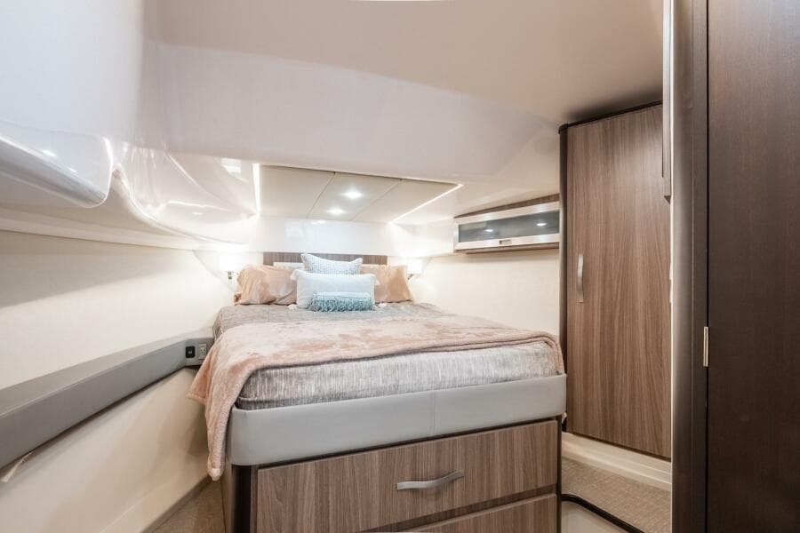 2022 Regal 36 Grande Coupe