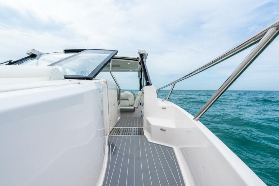 2022 Regal 36 Grande Coupe