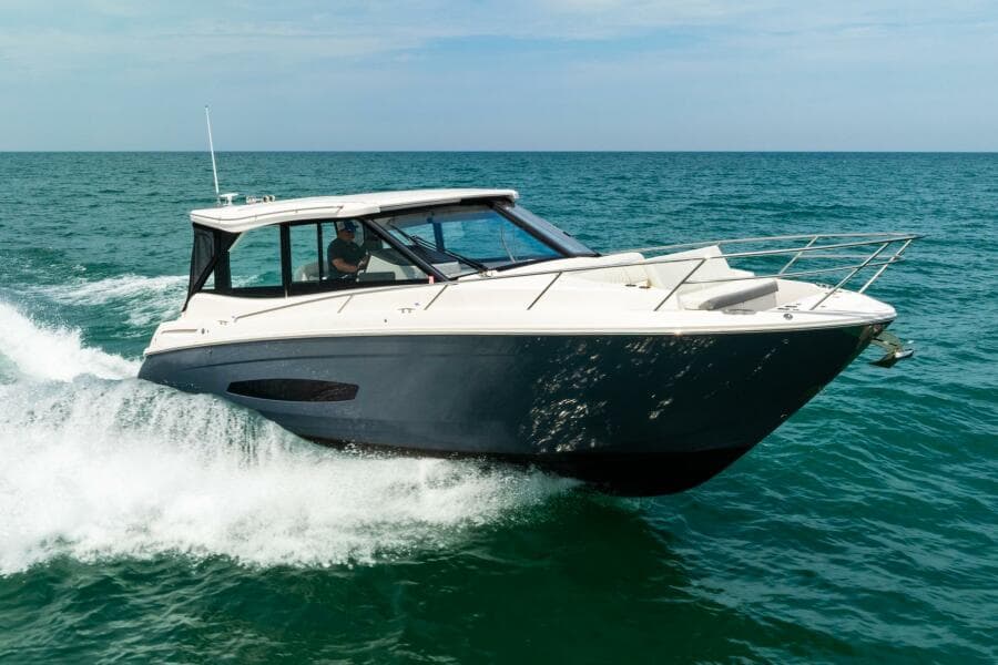 2022 Regal 36 Grande Coupe