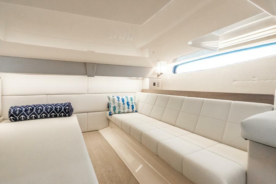 2022 Regal 36 Grande Coupe