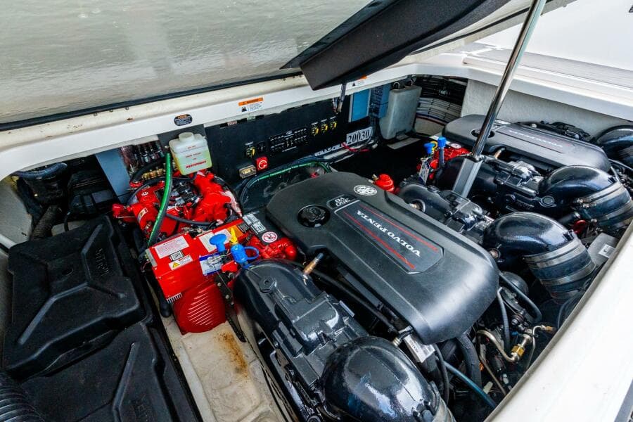 2022 Regal 36 Grande Coupe