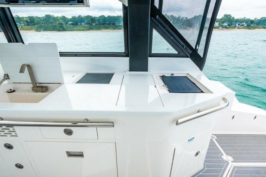 2022 Regal 36 Grande Coupe