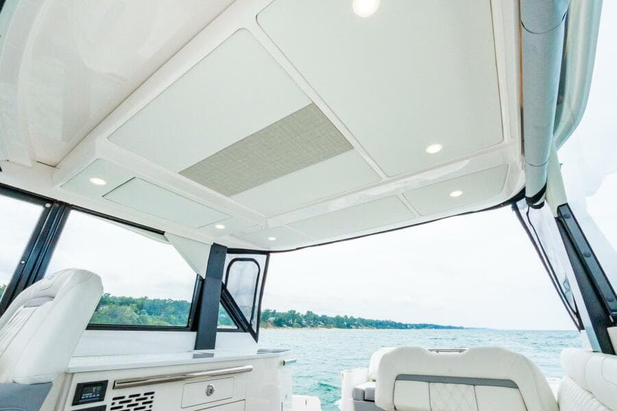 2022 Regal 36 Grande Coupe