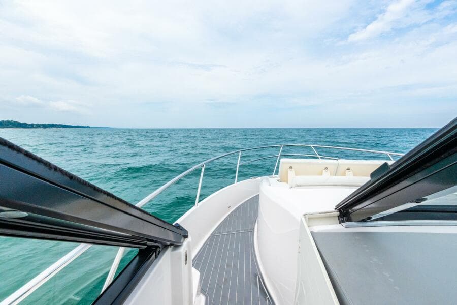 2022 Regal 36 Grande Coupe