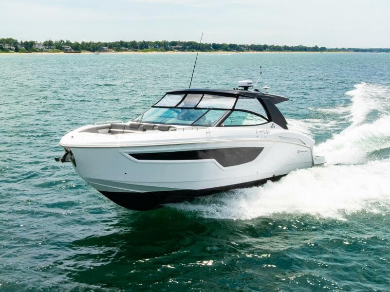 2021 Cruisers Yachts 