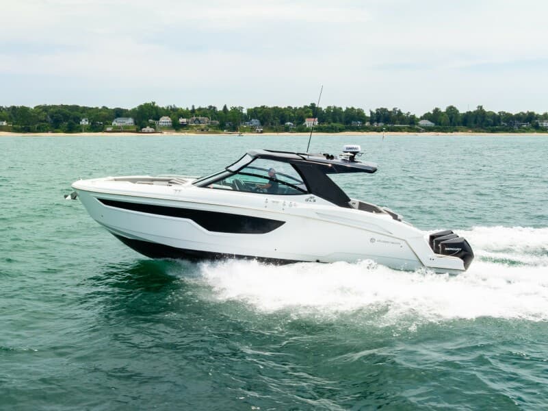 2021 Cruisers Yachts 