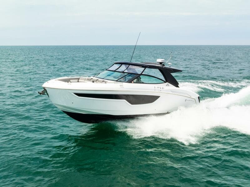 2021 Cruisers Yachts 