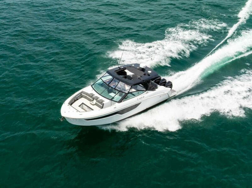 2021 Cruisers Yachts 