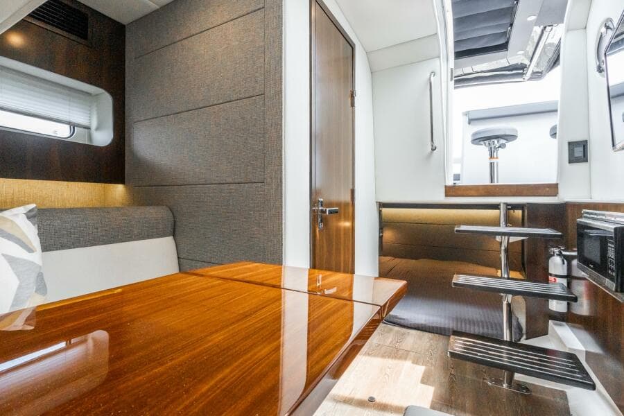 2021 Cruisers Yachts 