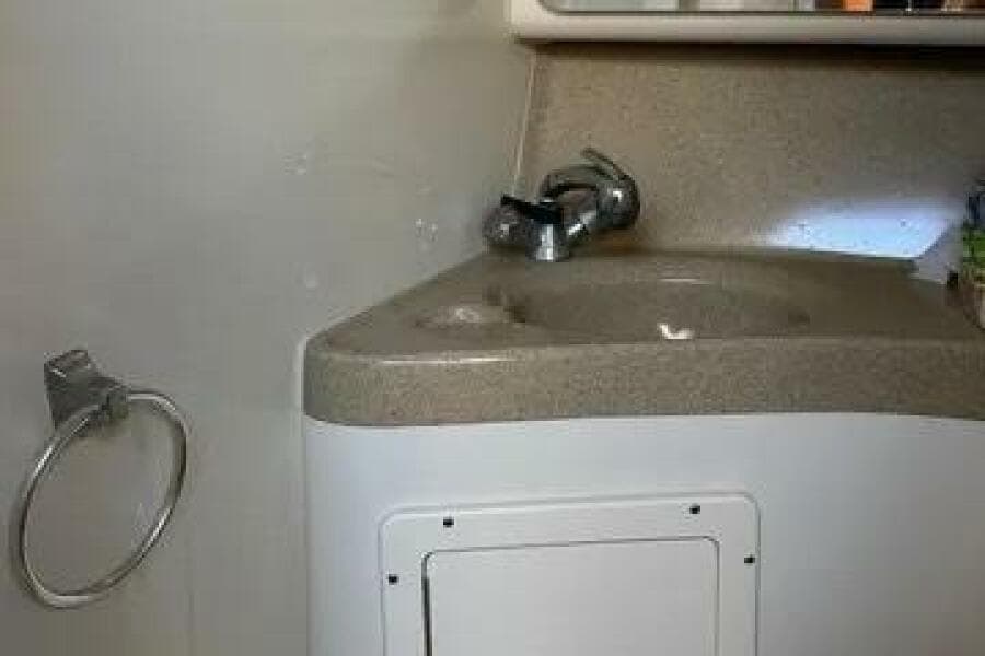 2005 Hydra-Sports 33VX