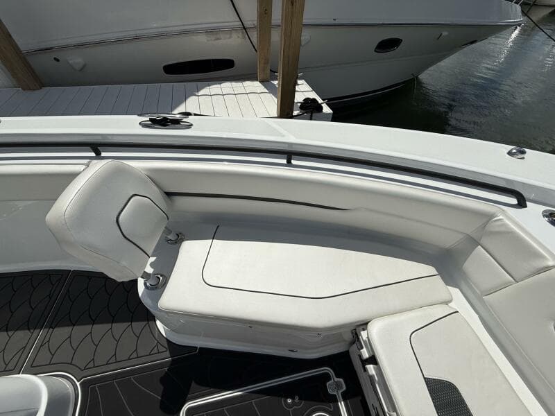 2022 Wellcraft 352 Fisherman