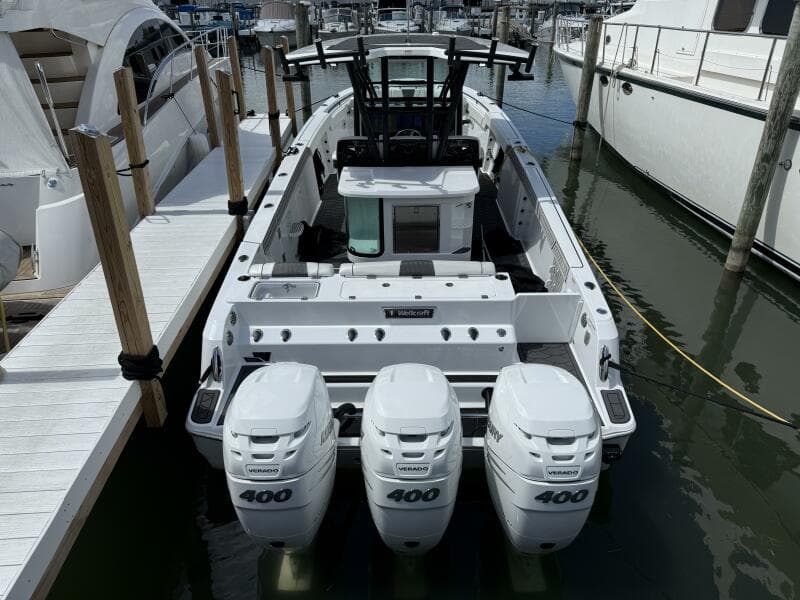 2022 Wellcraft 352 Fisherman