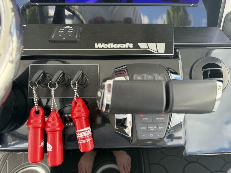 2022 Wellcraft 352 Fisherman