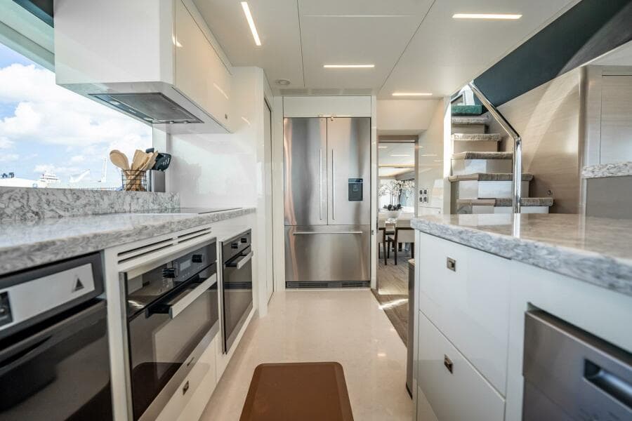 2021 Ocean Alexander 27 Explorer