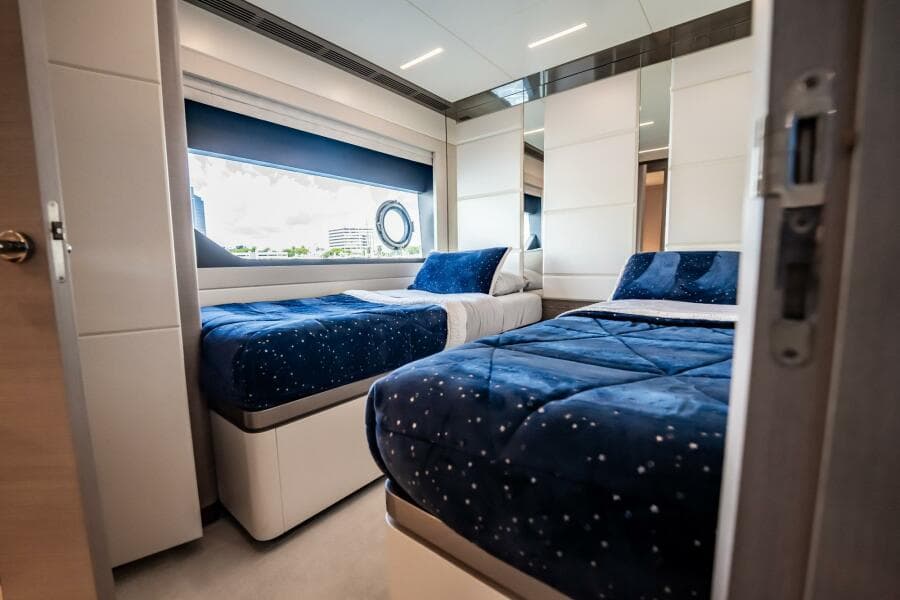 2021 Ocean Alexander 27 Explorer