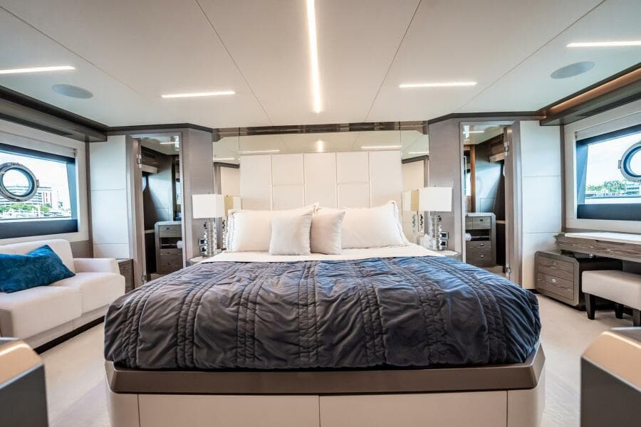 2021 Ocean Alexander 27 Explorer