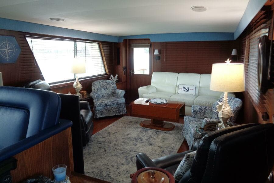1987 Hatteras 70 Cockpit Motor Yacht