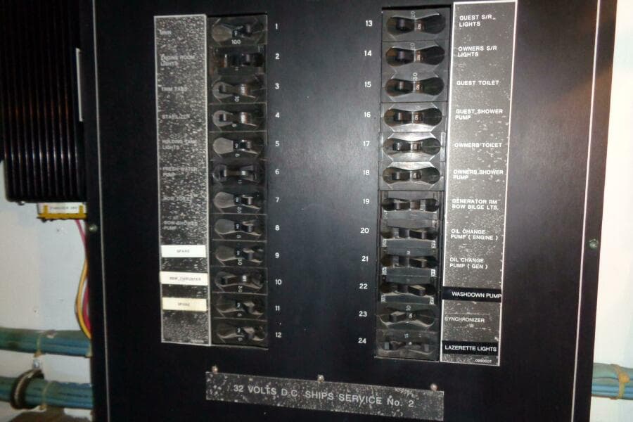 1987 Hatteras 70 Cockpit Motor Yacht