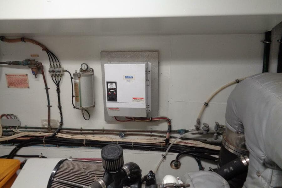 1987 Hatteras 70 Cockpit Motor Yacht