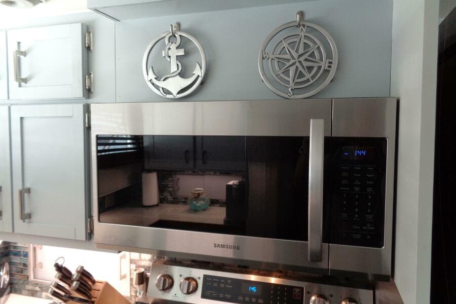 1987 Hatteras 70 Cockpit Motor Yacht