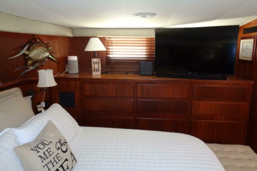 1987 Hatteras 70 Cockpit Motor Yacht