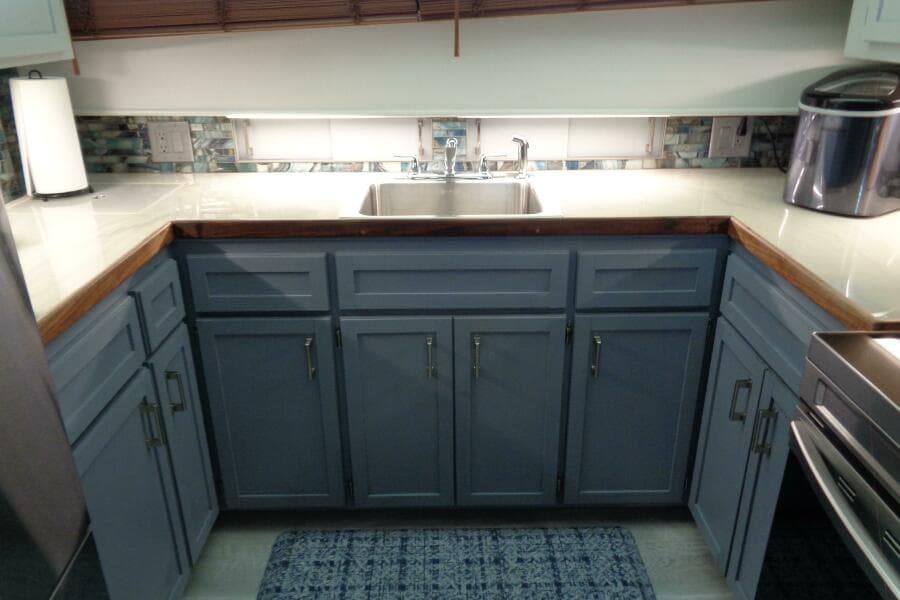 1987 Hatteras 70 Cockpit Motor Yacht