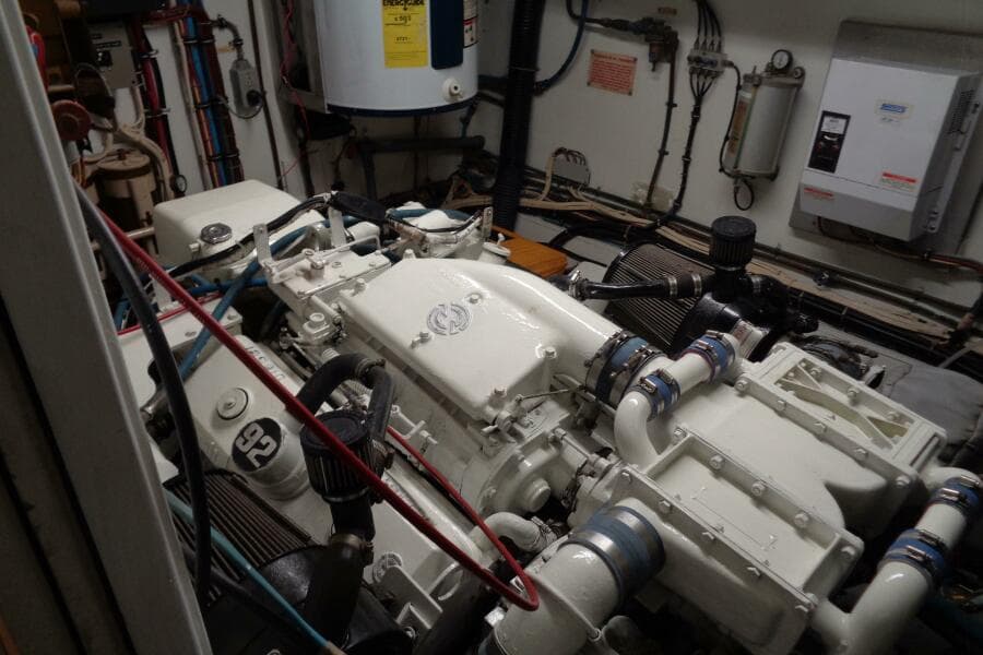 1987 Hatteras 70 Cockpit Motor Yacht