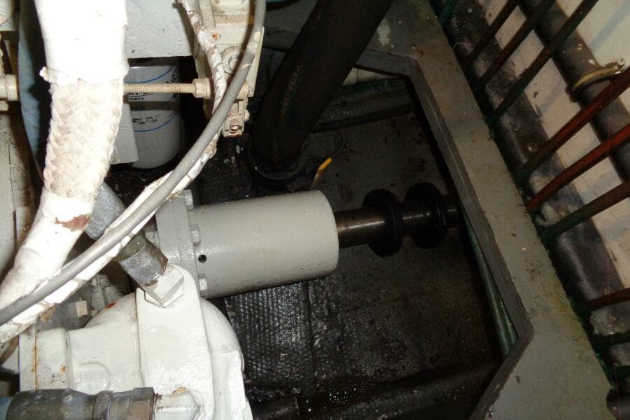 1987 Hatteras 70 Cockpit Motor Yacht