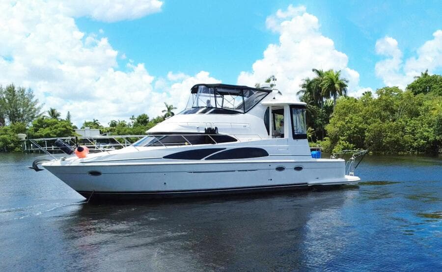 2005 Carver 444 Cockpit Motor Yacht