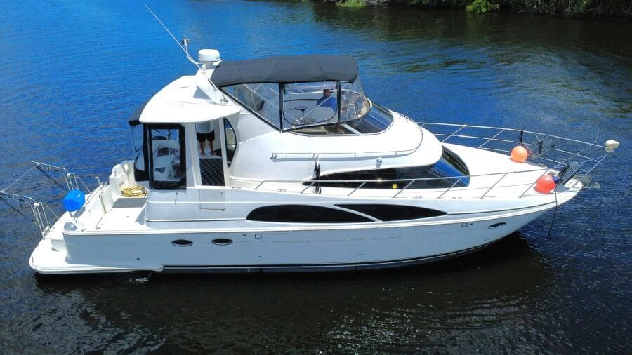 2005 Carver 444 Cockpit Motor Yacht