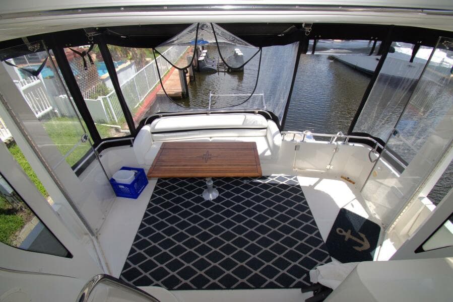 2005 Carver 444 Cockpit Motor Yacht