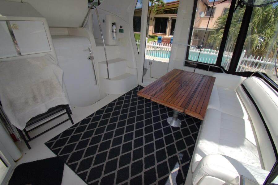 2005 Carver 444 Cockpit Motor Yacht