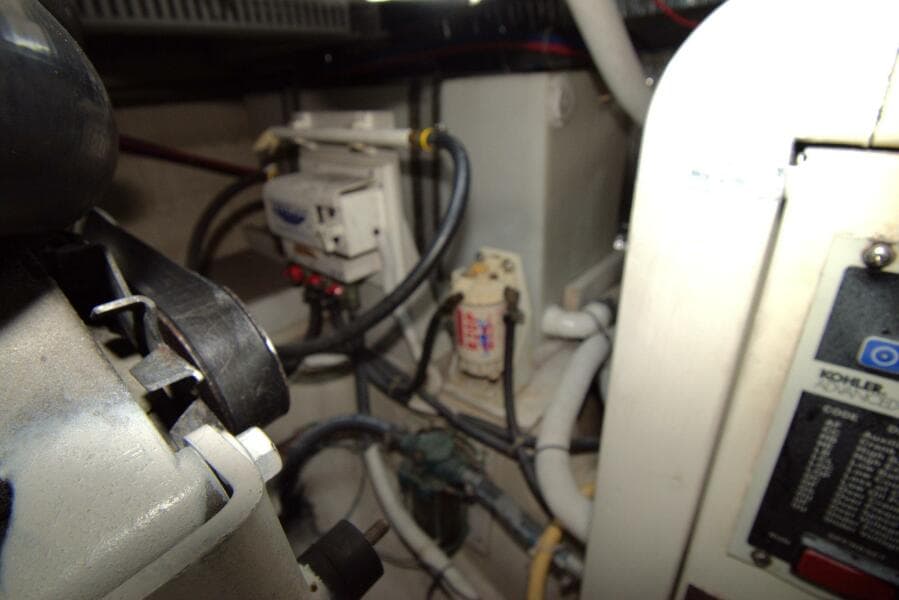 2005 Carver 444 Cockpit Motor Yacht