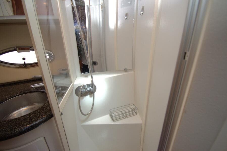 2005 Carver 444 Cockpit Motor Yacht