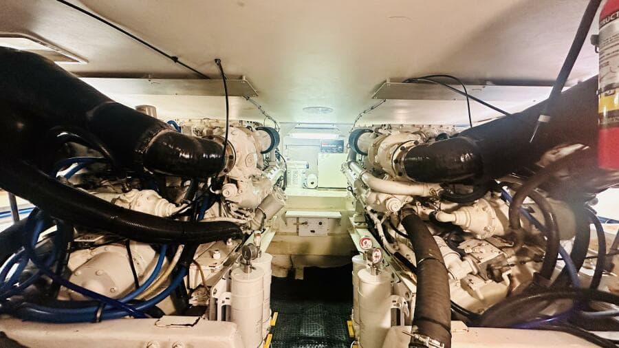 1999 Viking Cockpit Sport Yacht