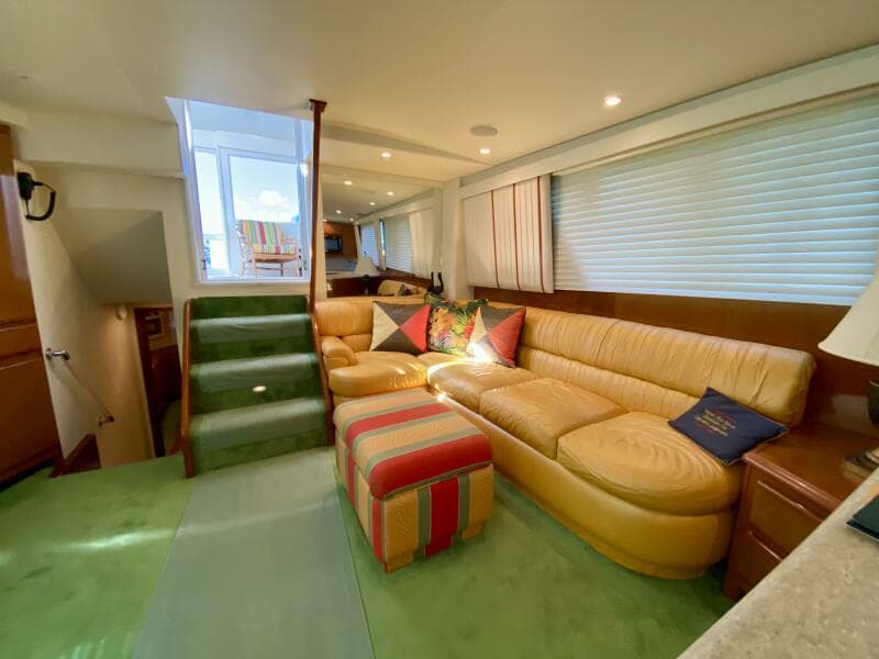 05. Salon. 04 Looking Aft To Entrance